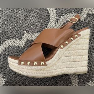 Elinna Steve Madden Tan Wedges (size 9.5)